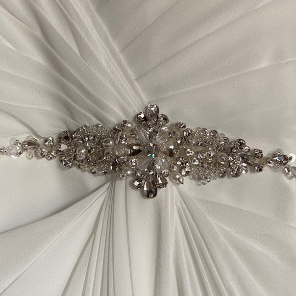 Maggie Sottero “Bryce” Wedding Dress - Picture 4 of 8